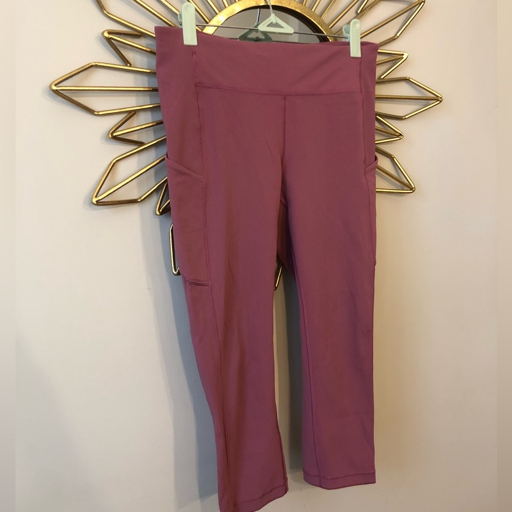 Lululemon Dusty Rose Capri Leggings